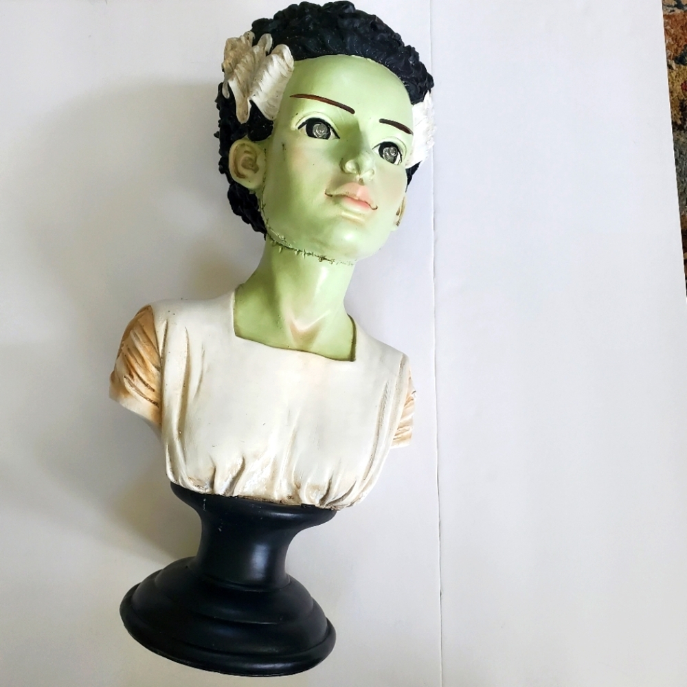 Bride of Frankenstein Bust Red Eyes LED‎ Halloween Decor Green Statue